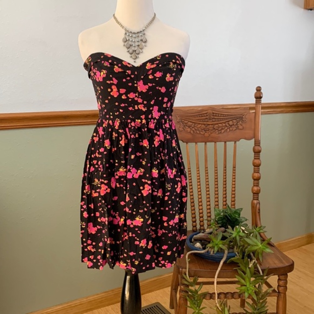 Moda International Black & Pink Strapless Mini Dress size 4